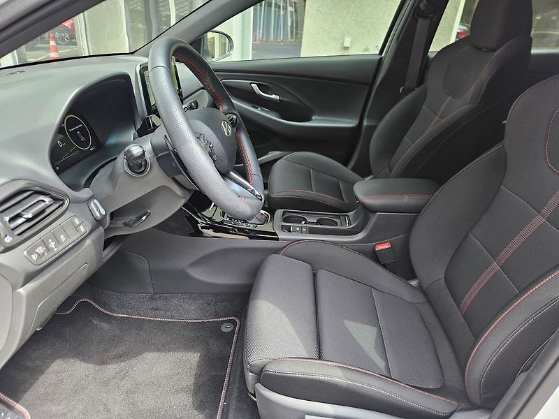 Hyundai i30 1,6 T-GDi 110kW, N-Line, 1.maj - fotka 10 z 36
