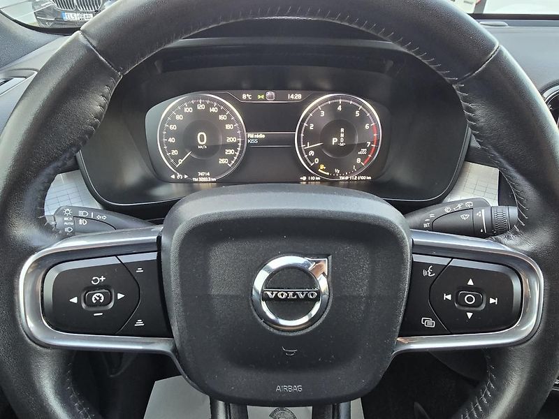 Volvo XC40 - fotka 23 z 43
