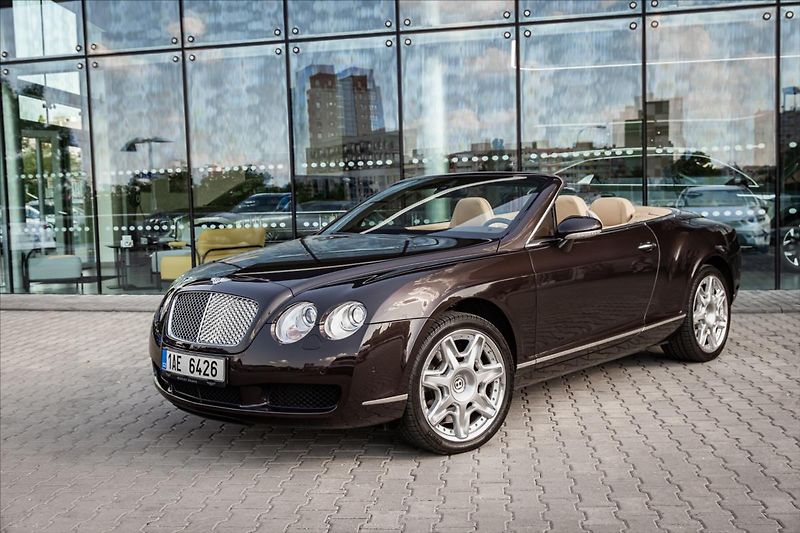 Bentley Continental GTC 6,0 W12 Mulliner 1.ČR DPH - fotka 9 z 32
