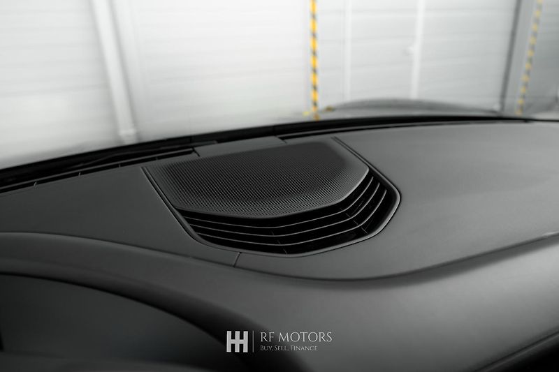 Porsche Taycan (2024) 320kW - fotka 39 z 50