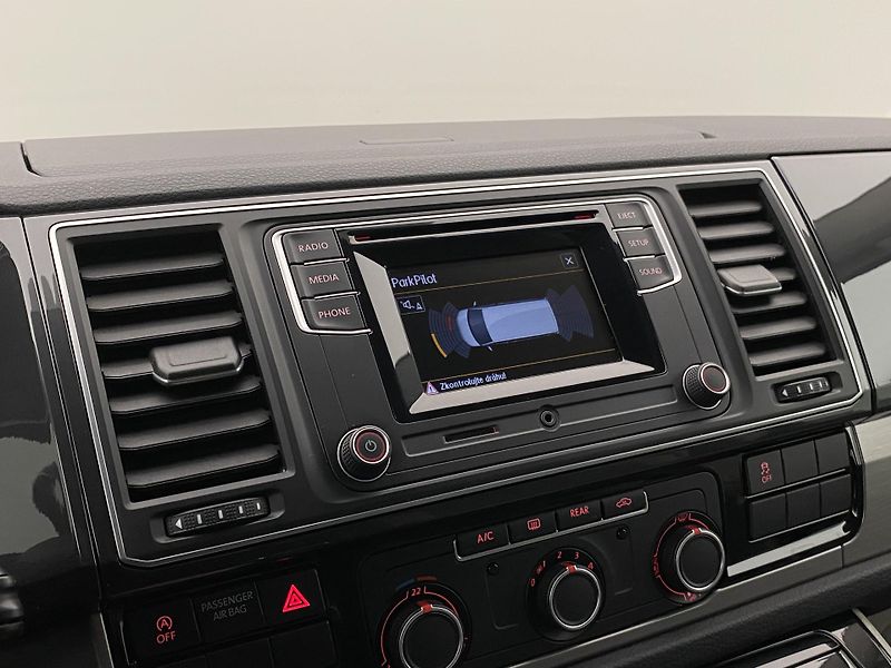 Volkswagen Multivan 2.0TDI 170kW 4MOTION DSG 7míst - fotka 8 z 34