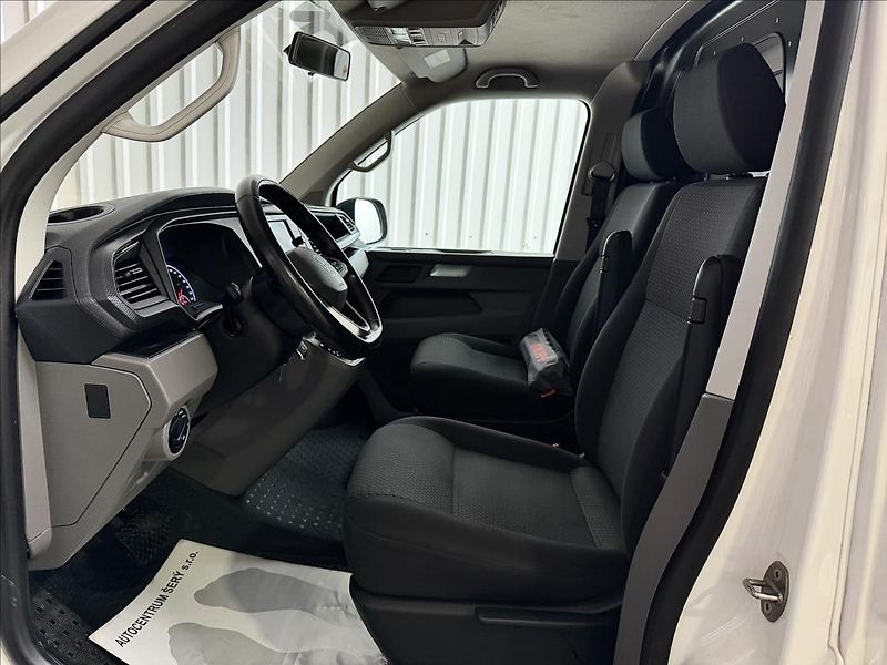 Volkswagen Transporter 2.0TDI 110kW DSG KOMBI 1M - fotka 27 z 39