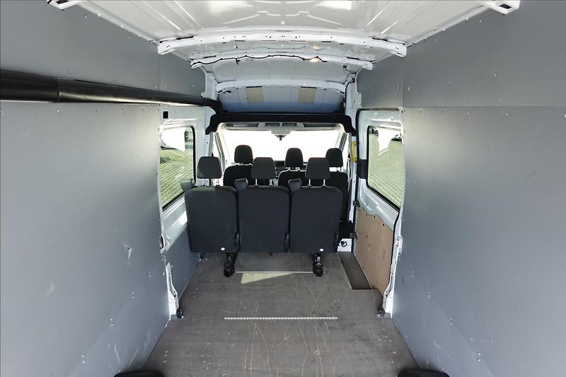 Ford Transit 2,0 TDCI  JUMBO 6MÍST KLIMA - fotka 13 z 31