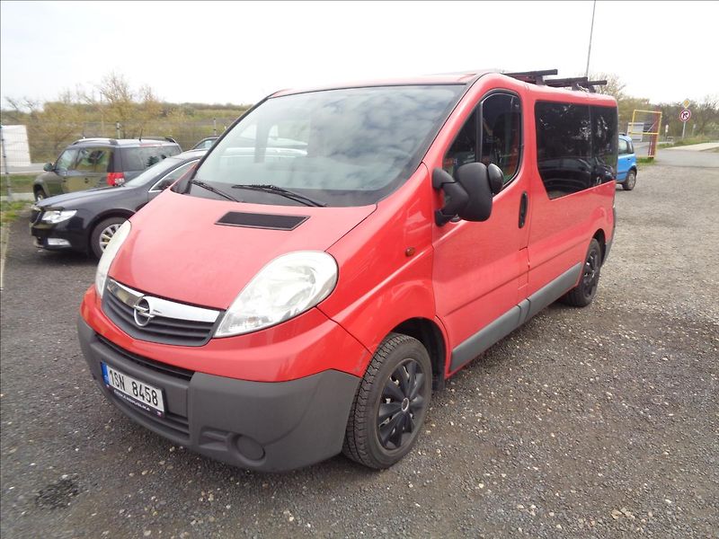 Opel Vivaro 2,0 - fotka 3 z 21