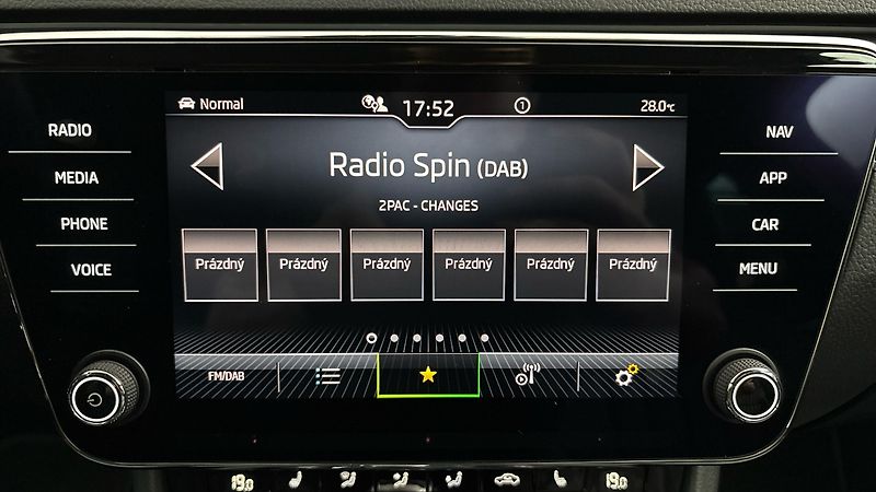 Škoda Superb 2.0 TDI DSG 4x4 L&K Combi - fotka 11 z 34