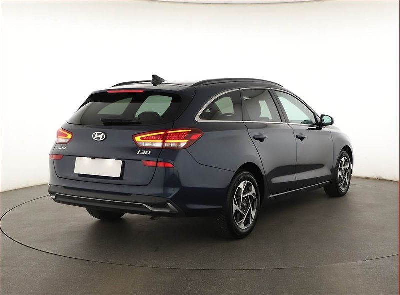 Hyundai i30 (2025) Style 1.0 T-GDI - fotka 5 z 20