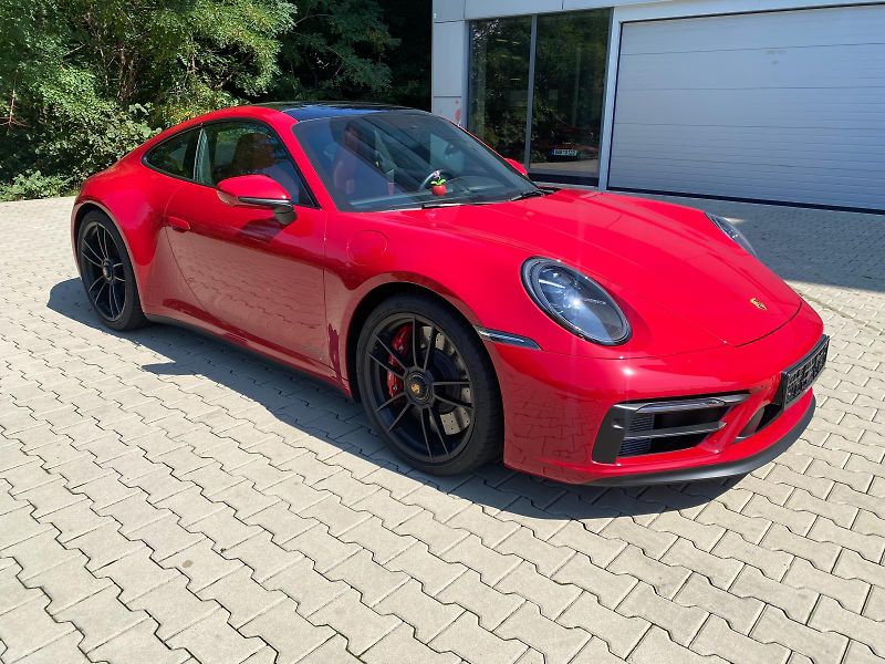 Porsche 911 (2025) GTS RED/RED LIFT-PANO-MAX - fotka 1 z 17