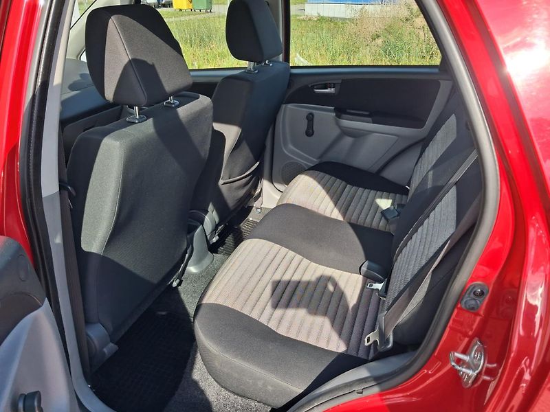 Suzuki SX4 1.6 VVT 88Kw - fotka 19 z 20