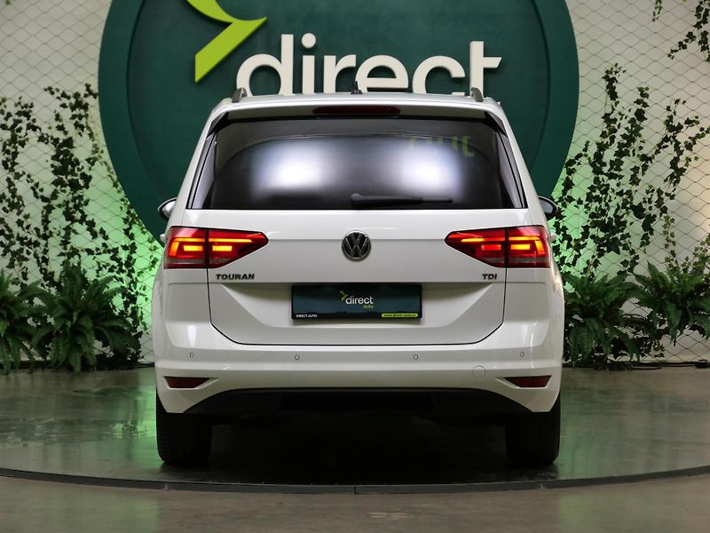 Volkswagen Touran - fotka 6 z 26