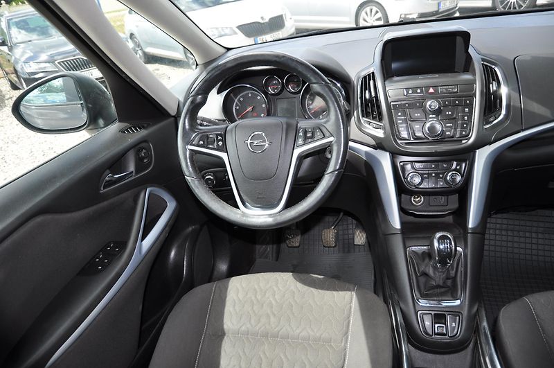 Opel Zafira TOURER 2.0CDTi 121kW Active - fotka 5 z 17