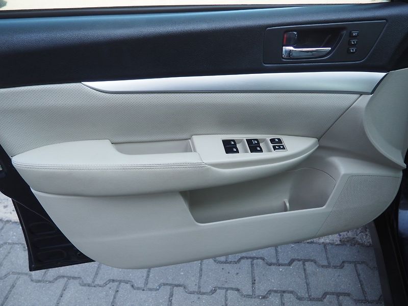 Subaru Outback (2013) 2.0 D 110kW, AWD, AT, Navi - fotka 9 z 39