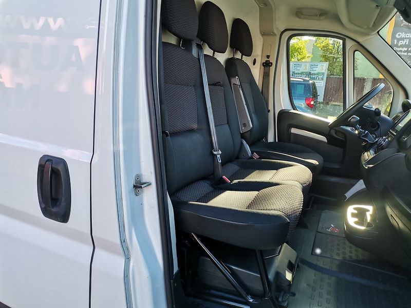 Opel Movano (2023) 2.2CDTi 140k L3H2 Klima Kamera - fotka 15 z 24