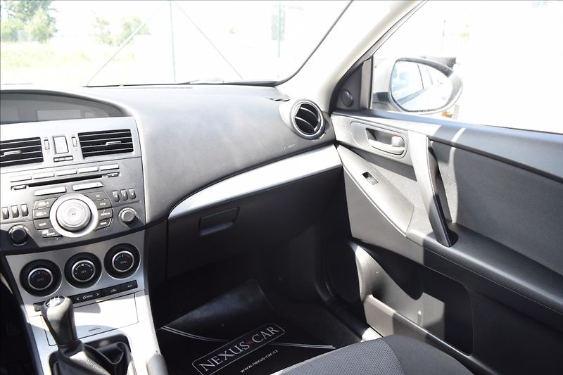 Mazda 3 1,6 i 77KW NOVÁ STK TOP STAV! - fotka 31 z 48