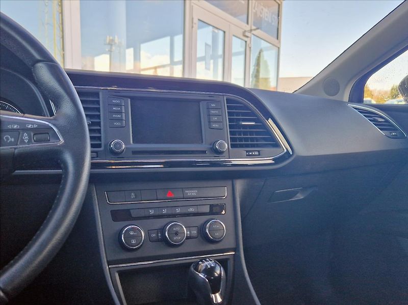 Seat Leon 1,6 TDI Navigace, ServiskaTop! - fotka 20 z 20