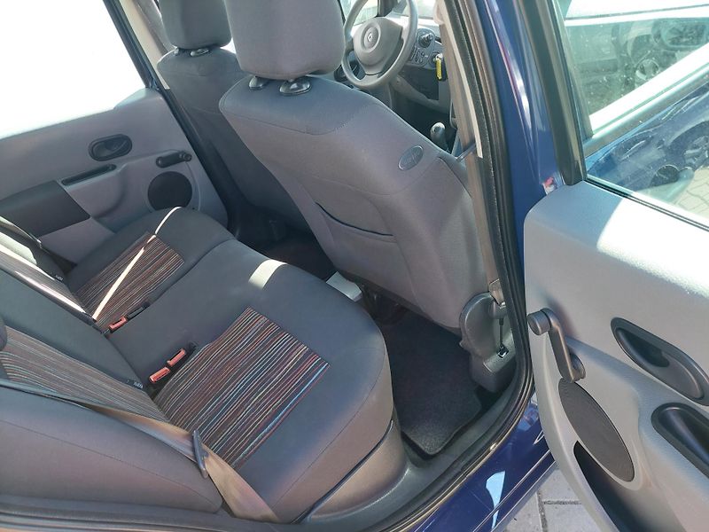 Renault Modus (2009) 1.2i-16v - fotka 20 z 25