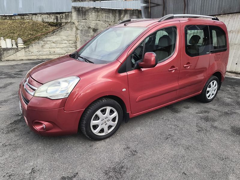 Citroën Berlingo (2011) 1.6 HDI MULTISPACE ČR/AC/PC/CD - fotka 2 z 35