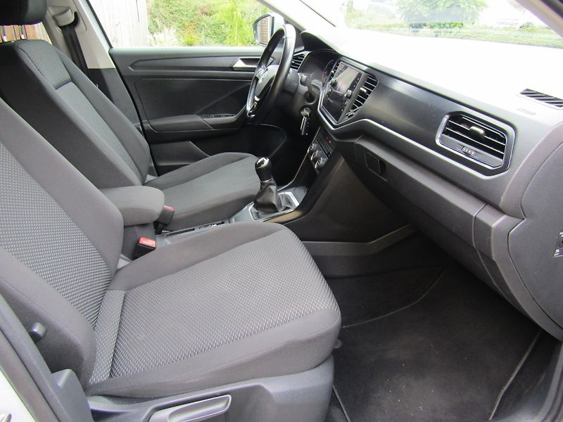 Volkswagen T-Roc (2018) 1.0 TSI 85kW  1.majitel - fotka 26 z 39