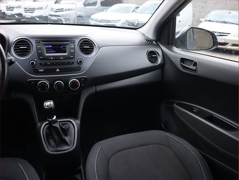 Hyundai i10 (2017) Classic 1.0, Serv.kniha - fotka 8 z 16