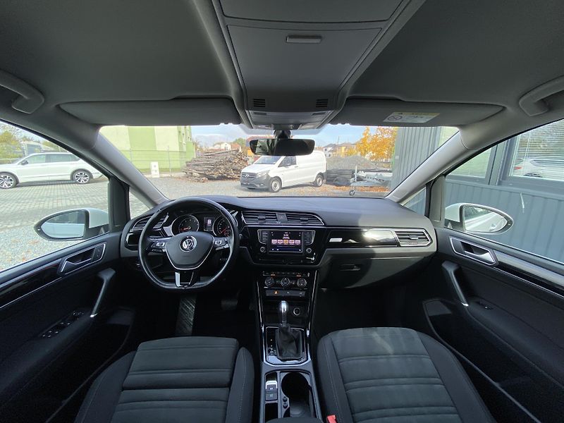 Volkswagen Touran 1.4 TSI 110kW-HIGHLINE - DSG - fotka 31 z 48