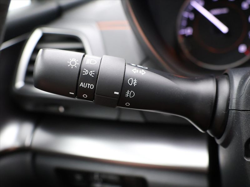 Subaru XV 2,0 i 115kW CVT Comfort 1.Maj - fotka 17 z 33