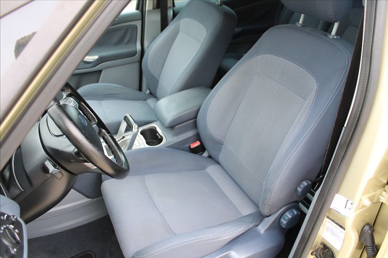 Ford S-MAX 2,0 TDCI  NOVÉ V ČR - fotka 21 z 26