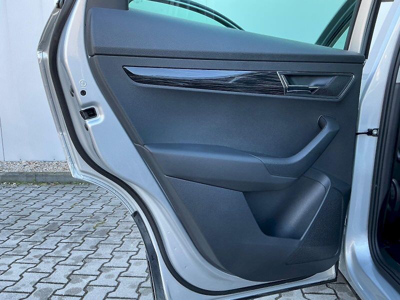 Škoda Karoq (2019) 2.0 TDI DSG 4x4 STYLE - fotka 14 z 20
