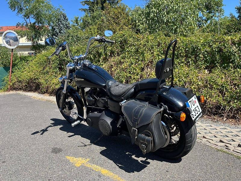 Harley-Davidson FXDWGI Dyna Wide Glide (2012) - fotka 6 z 16