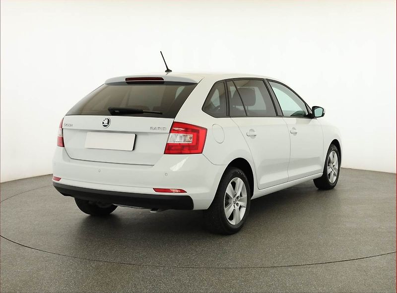 Škoda Rapid (2016) Spaceback 1.2 TSI, Serv.kniha - fotka 5 z 17