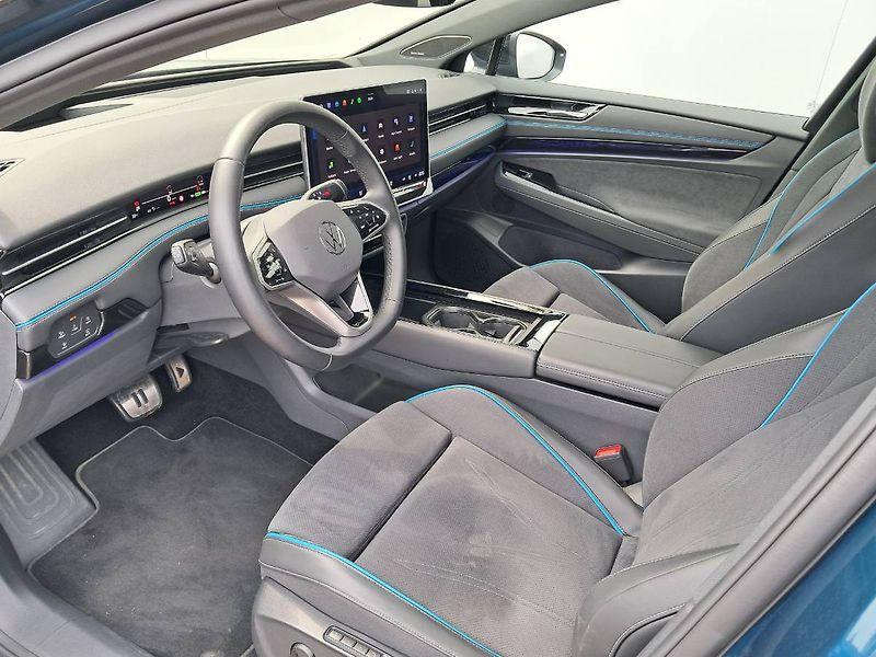 Volkswagen ID.7 (2023) Pro 210  kW , kap. 77 kWh - fotka 21 z 33