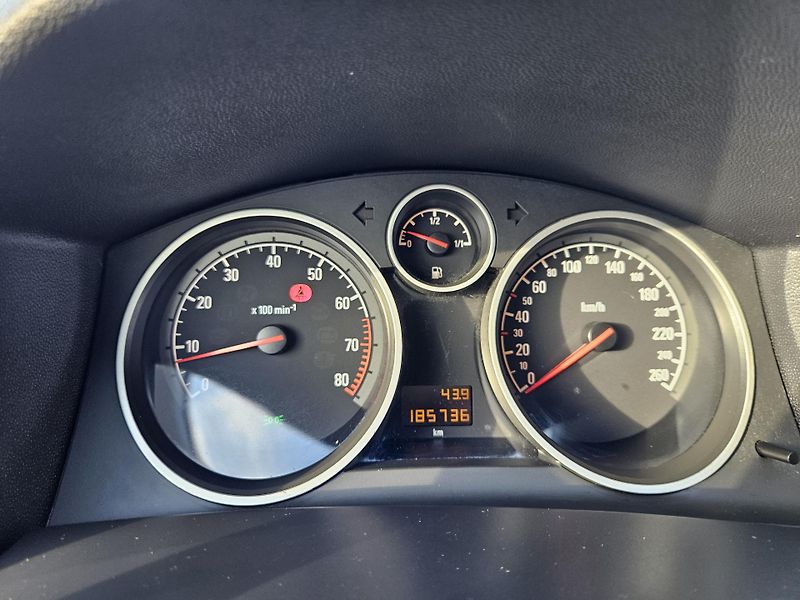 Opel Astra (2004) 1.6 16v PĚKNÝ STAV,  SPLÁTKY  - fotka 15 z 23