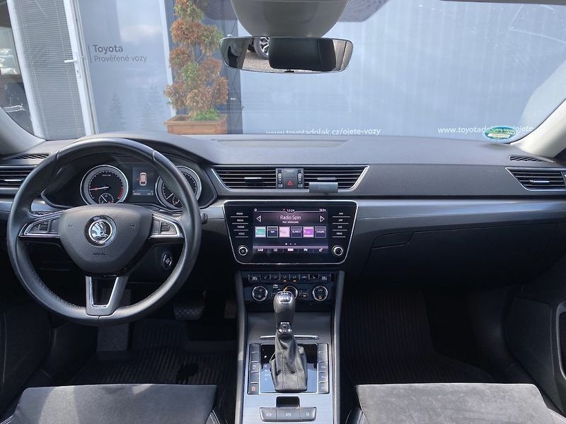Škoda Superb 2.0TDi, DSG, 4x4, panorama - fotka 13 z 35