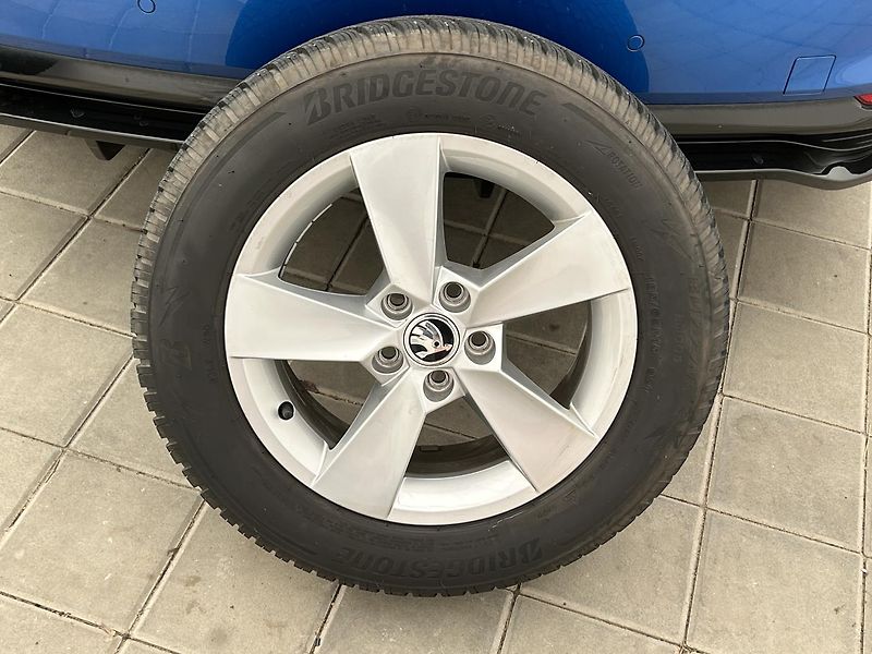 Škoda Fabia 1.0 TSI Monte Carlo - fotka 27 z 29