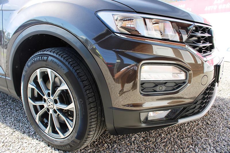 Volkswagen T-Roc (2018) 1.5 TSI KLIMA VÝHŘEV TEMPOMAT - fotka 9 z 21
