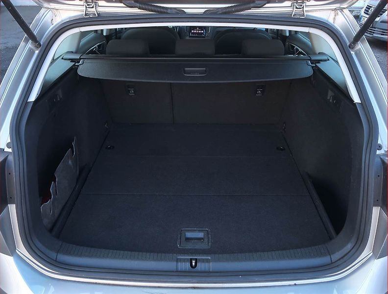 Volkswagen Golf (2013) 1.6 TDI, Automat, Tempomat - fotka 14 z 16