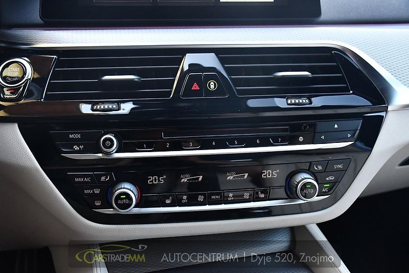 BMW Řada 5 520d - fotka 34 z 58