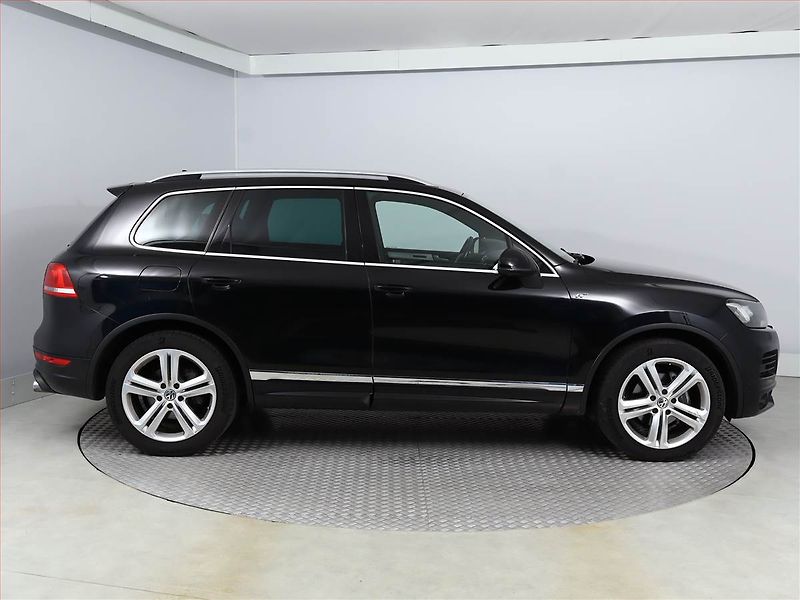 Volkswagen Touareg (2012) Business 3.0 TDI, 4X4 - fotka 6 z 23