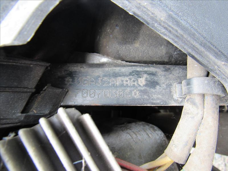 Peugeot Satelis 500 27kW Plexi štít - fotka 17 z 17