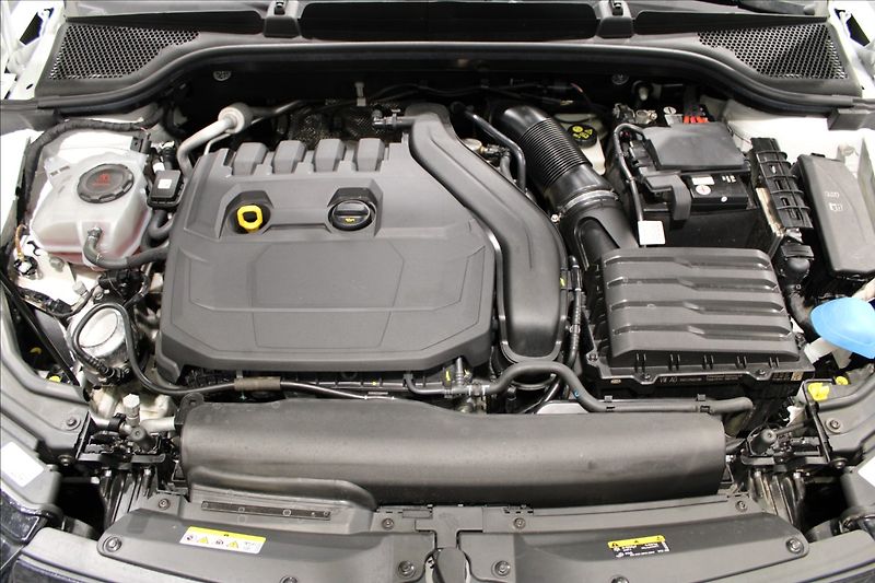 Škoda Kamiq 1,5 TSI 110kw MC 1.maj CZ - fotka 6 z 32