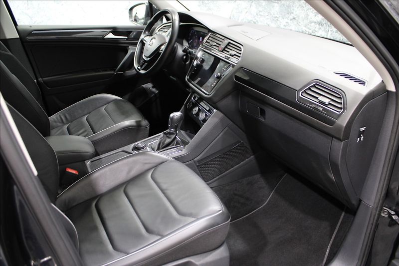 Volkswagen Tiguan Allspace 2,0 TSI ALL 4M DSG R-line - fotka 11 z 33