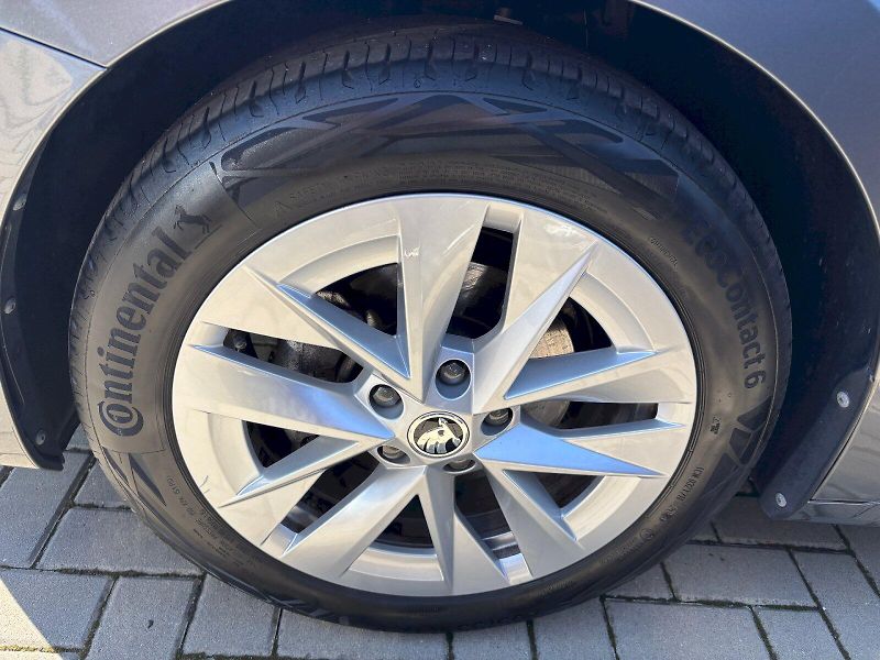Škoda Octavia (2023) 1.5 TSI 110kW DSG Style Plus - fotka 35 z 35