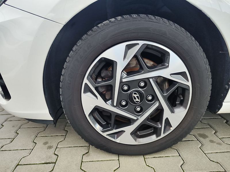Hyundai i30 1.5 T-GDI/103kW Smart DCT - fotka 27 z 30