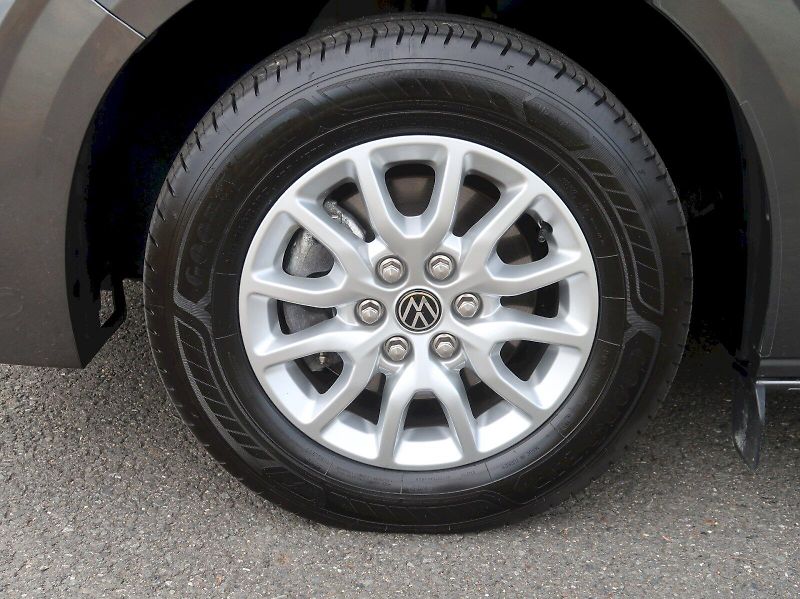 Volkswagen Caravelle (2026) LIFE 2.0TDI 125KW 4x4 DSG 8MÍS - fotka 12 z 31