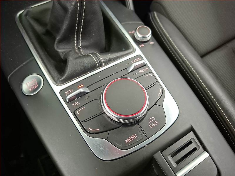 Audi A3 (2014) S-Line 2.0 TDI, Navi, Xenony - fotka 15 z 18