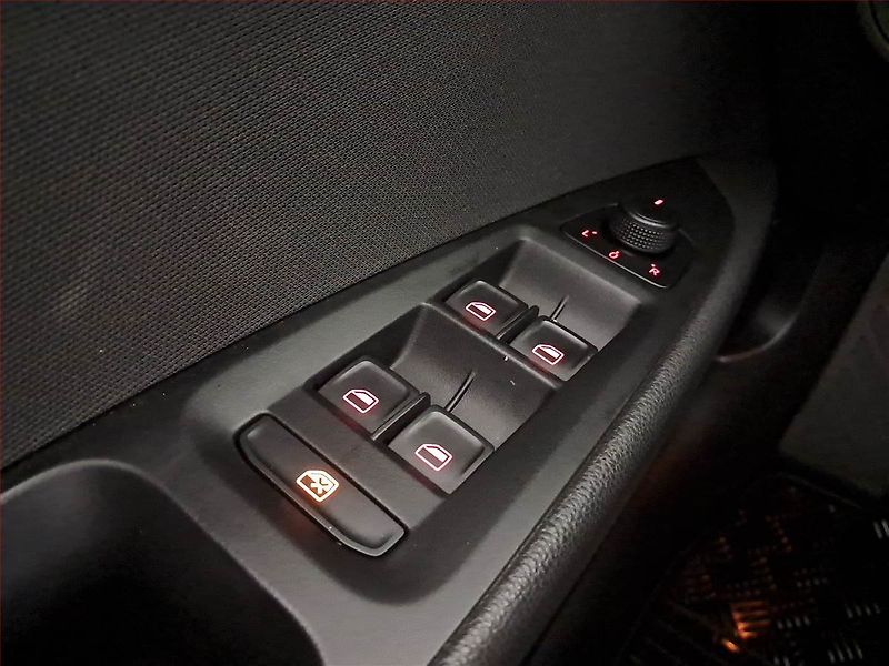 Seat Leon (2014) 1.4 TSI, Tempomat - fotka 16 z 18