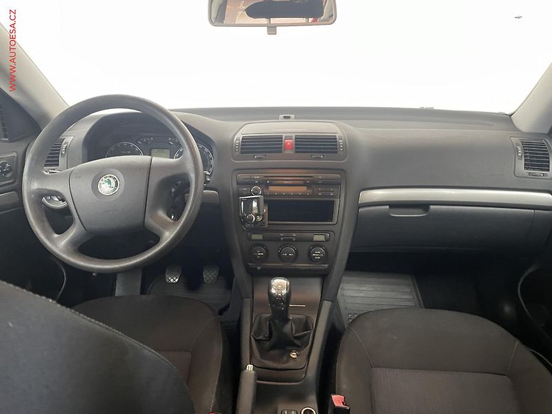 Škoda Octavia (2008) 2.0TDi, ČR, AC, temp - fotka 8 z 14