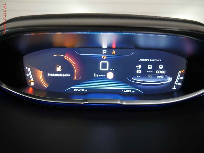 Peugeot 3008 (2017) 1.6 HDi, 2.maj,ČR, AC, temp - fotka 15 z 24