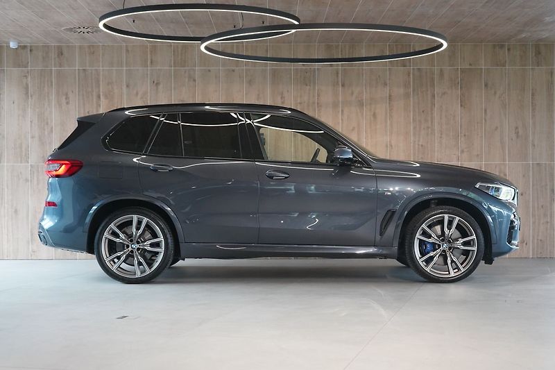 BMW X5 M50d, M Professional, Masáž - fotka 4 z 57
