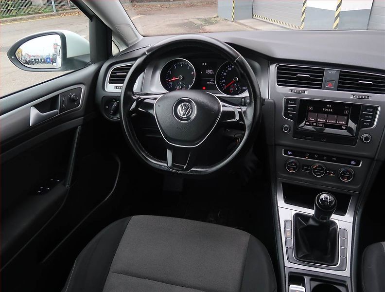 Volkswagen Golf (2014) 1.2 TSI, Serv.kniha, Tempomat - fotka 7 z 16