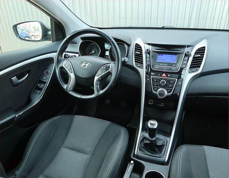 Hyundai i30 (2016) 1.6 MPI, Serv.kniha, Tempomat - fotka 7 z 17