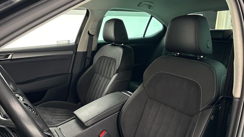 Škoda Superb 2.0 TSI DSG Style - fotka 15 z 31